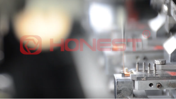 全自動(dòng)電感繞線機(jī)是否能適配不同軸數(shù)的電感繞線？